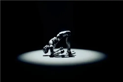 معرفی نخستین روبات انسان نمای فضانورد جهان